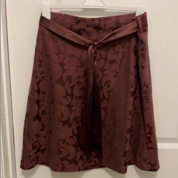 Old Navy Skirt Size 16 Maroon Satin Tie Belt Embossed Designs - Picture 3 of 3